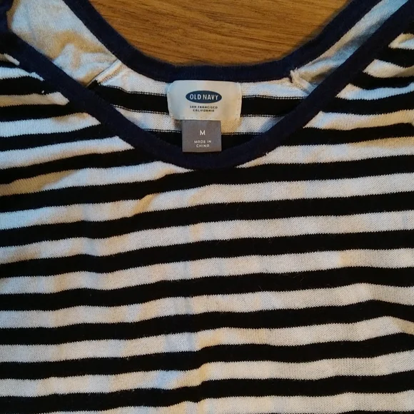 Old Navy Sweater - Picture 2 of 2